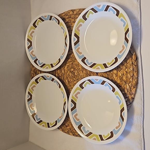 Corelle Discontinued Squared Pattern Bread/Butter Dessert Set of 4 Plates - Picture 3 of 8